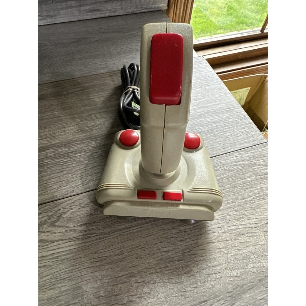 Beeshu Zinger Joystick Controller NES Nintendo Cream Red Good Quick Fire Retro